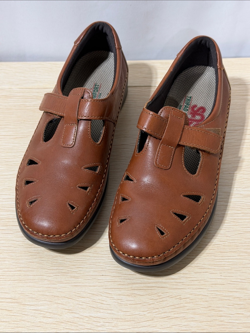 SAS Women’s Brown Leather Slip-On loafers